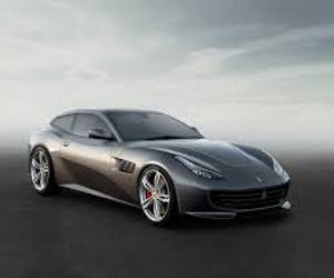 ferrari_gtc4_lusso_sportivnaya_mechta_dlya_chetveryx